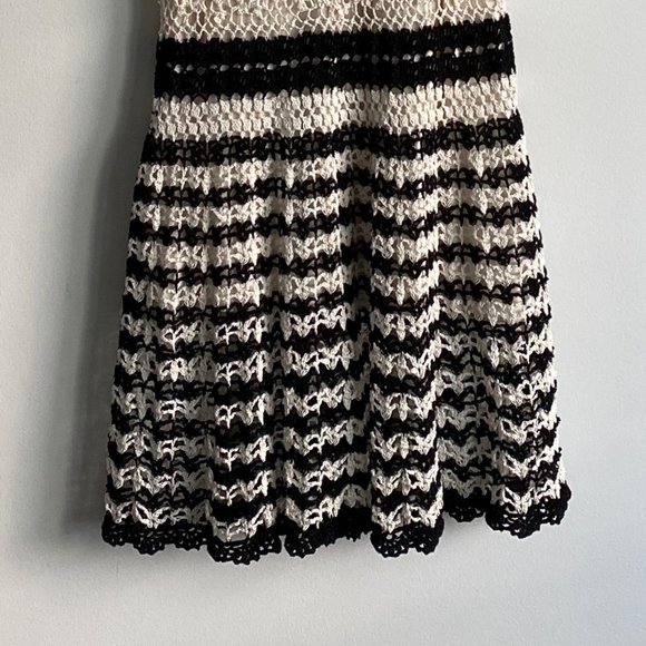 BCBG MAXAZRIA Black & White Knit Dress - Picture 5 of 6